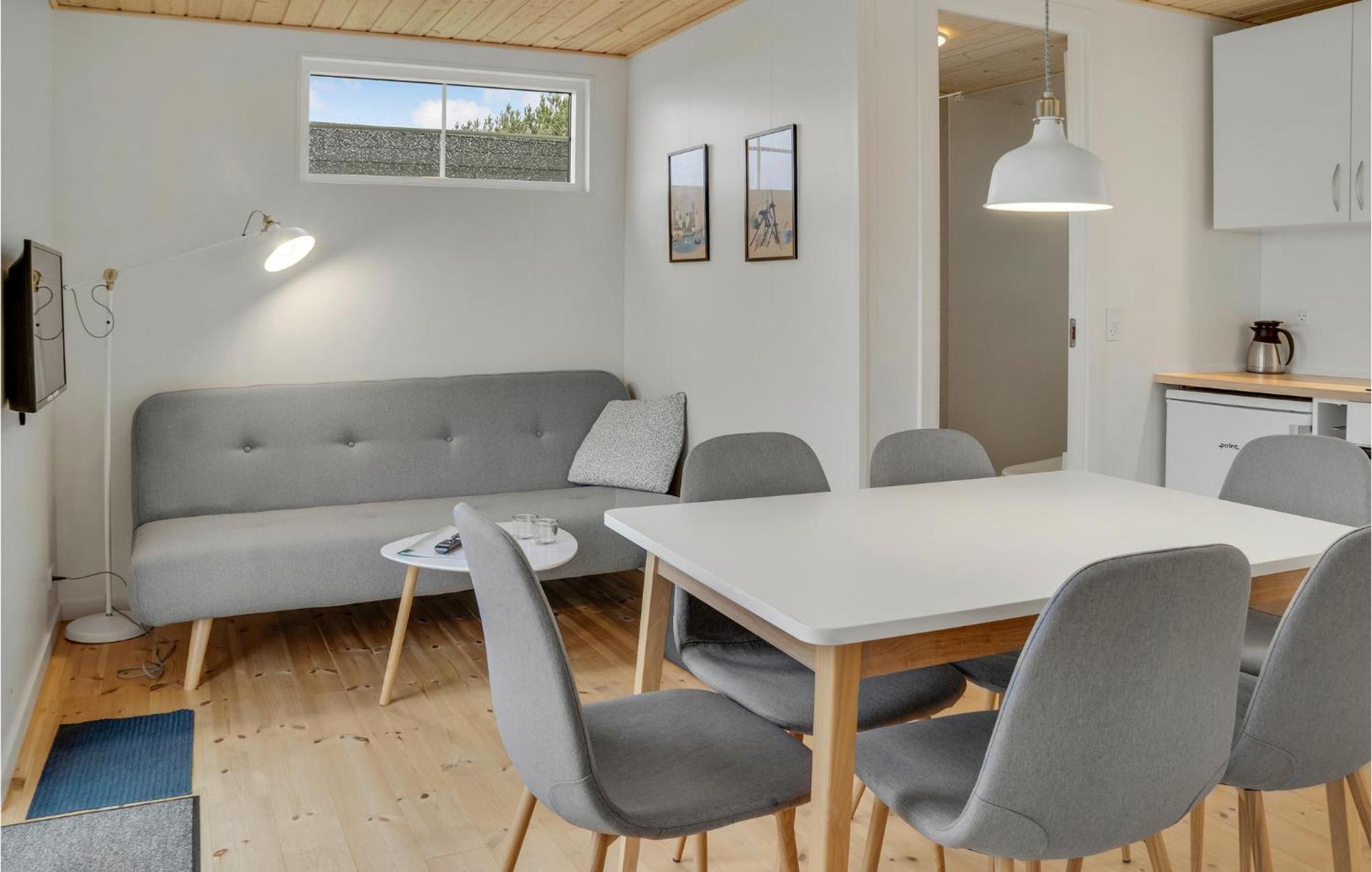 2 Bedroom Gorgeous Apartment In Vaeggerlose Bøtø By Εξωτερικό φωτογραφία
