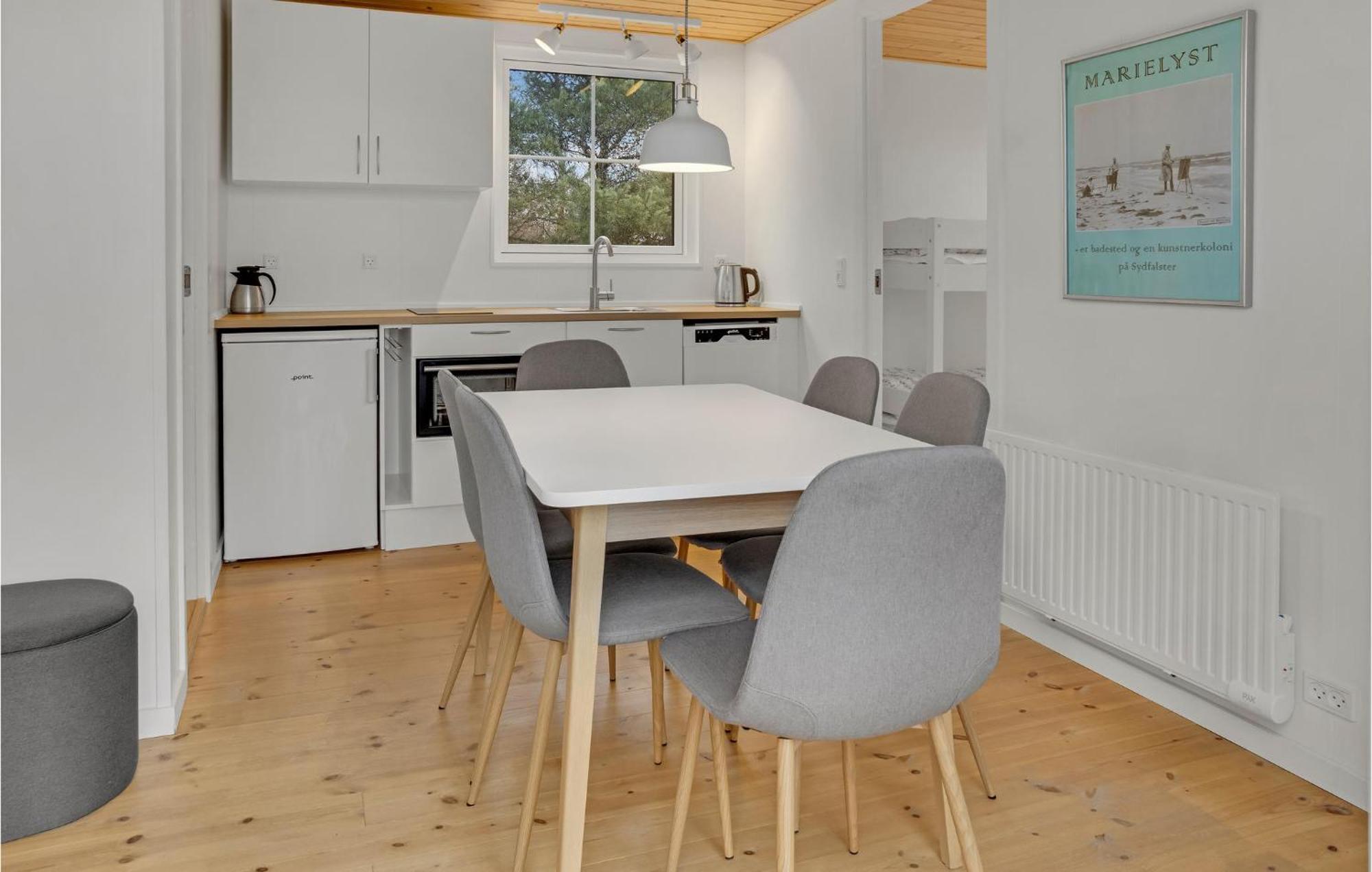 2 Bedroom Gorgeous Apartment In Vaeggerlose Bøtø By Εξωτερικό φωτογραφία