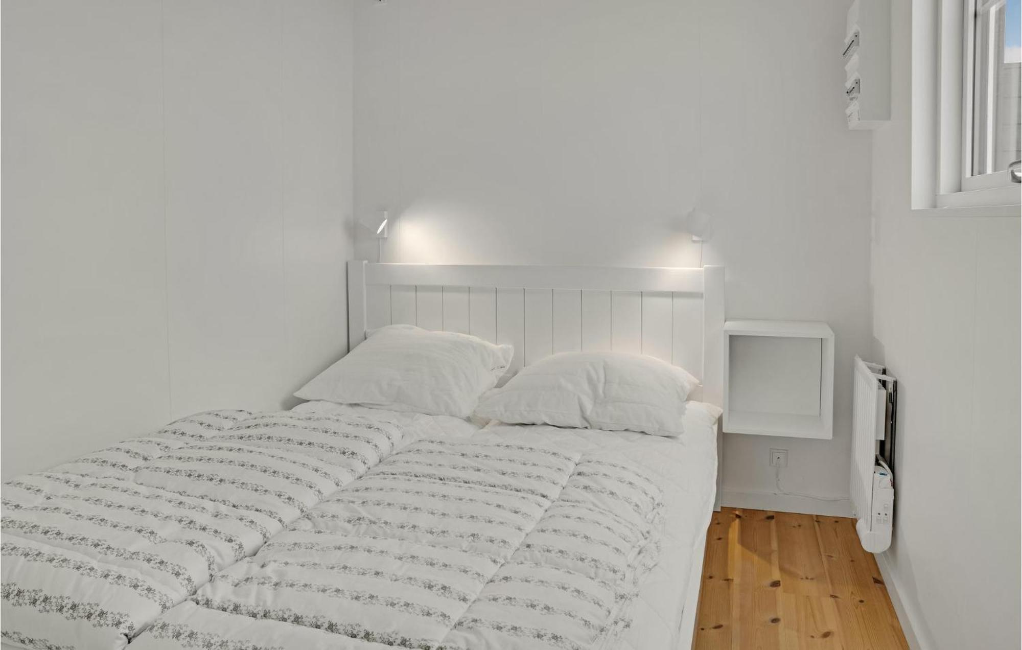 2 Bedroom Gorgeous Apartment In Vaeggerlose Bøtø By Εξωτερικό φωτογραφία